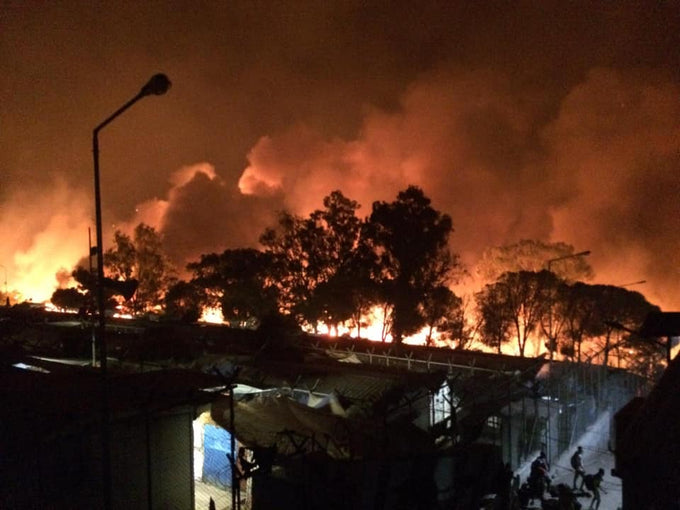 Fire destroys refugee camp on Lesvos
