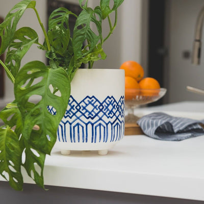 Hebron White Planter - Love Welcomes